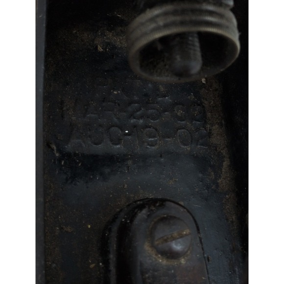 ANTIQUE VINTAGE BAILEY No. 5 WOOD PLANE WITH MAR 25-02 & AUG 19-02 PAT DATES - Picture 8 of 11